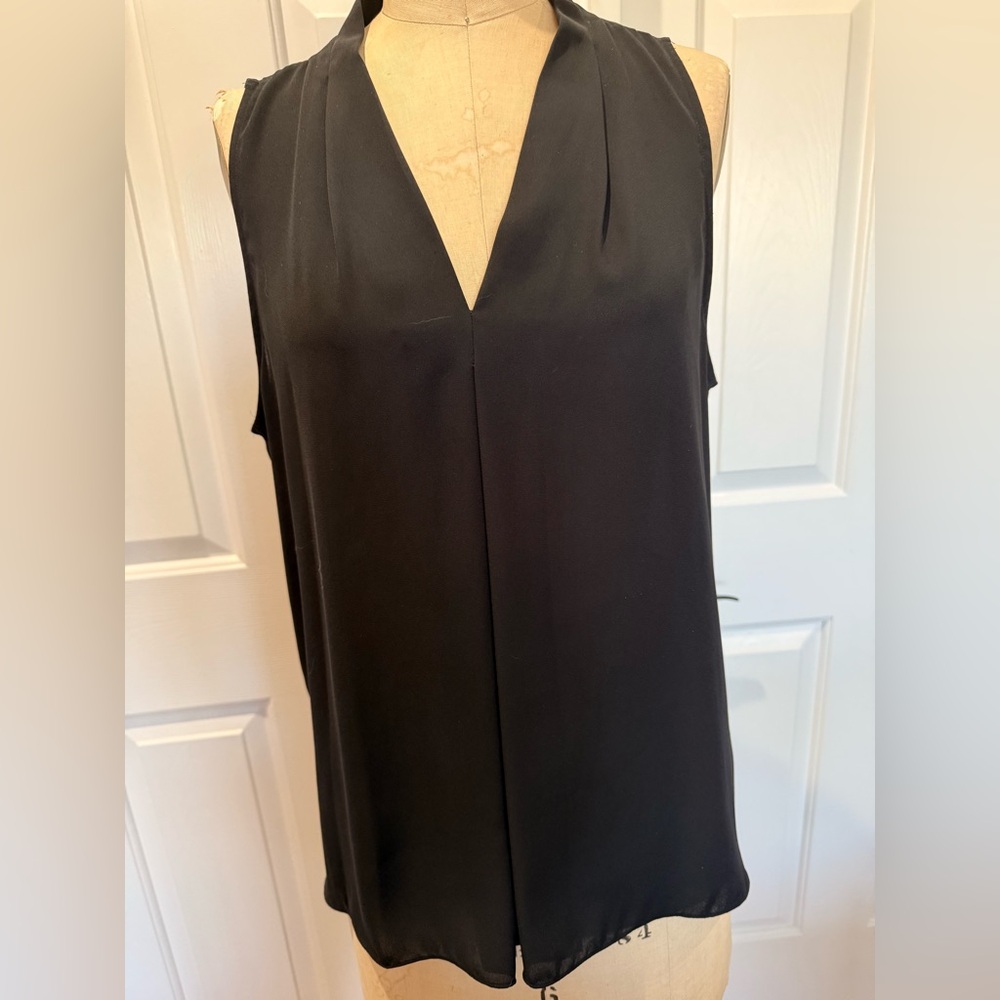 Vince Camuto Black Sleeveless Draped Sleeveless top. Size L - Picture 2 of 6